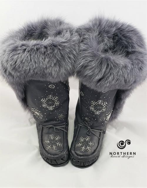 mukluks, beaded mukluks, leather fur boot, fox fur mukluks